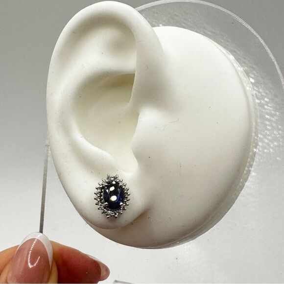 Incredible 2.95ctw sapphires and diamond stud earrings in 18k white gold! - Picture 12 of 12